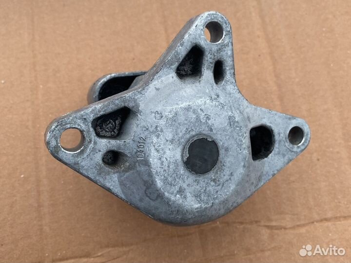 Натяжитель ремня генератора Mercedes w140 m104