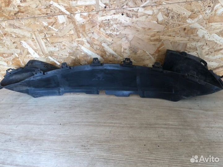 Дефлектор радиатора Mercedes-Benz E-Класс