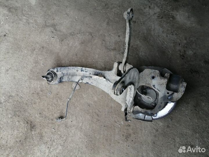 Задний левый продольный рычаг Ford Focus 2