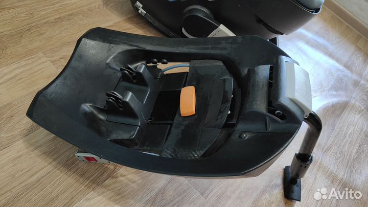 Детское автокресло Cybex Aton с базой Base-fix 0+