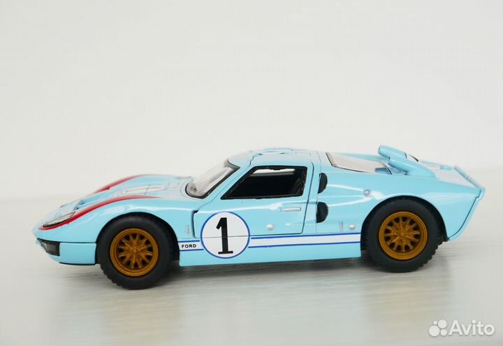 Машинка 1966 Ford GT40 MK II металл Kinsmart 1/32