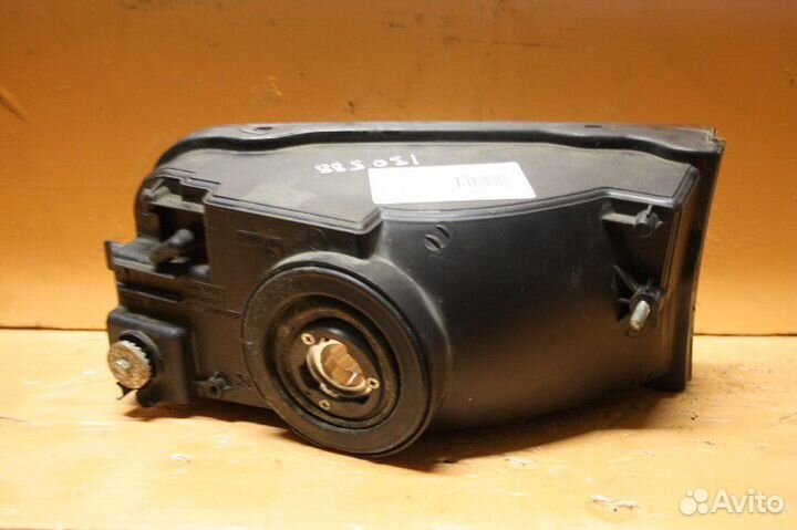 Фара противотуманная левая toyota land cruiser (20