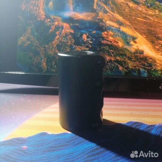 Зажим для трюкового самоката