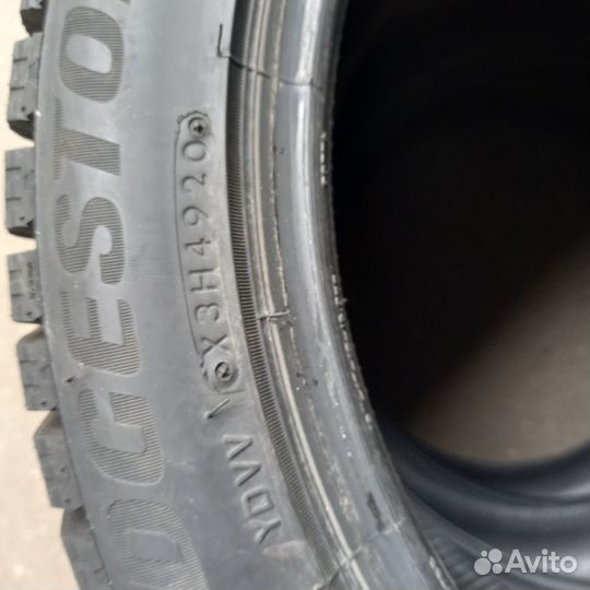 Bridgestone Blizzak Spike-02 235/45 R18 98T