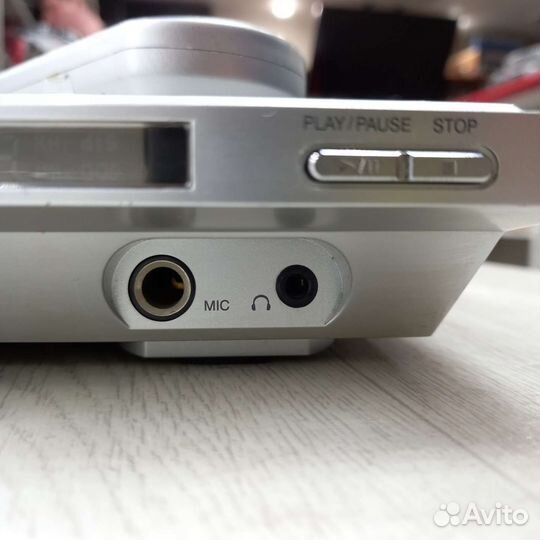 DVD плеер караоке BBK DK1005S