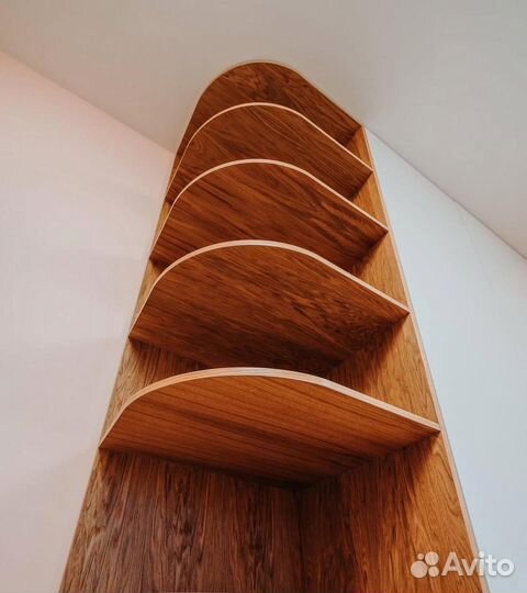 Закругленный шкаф