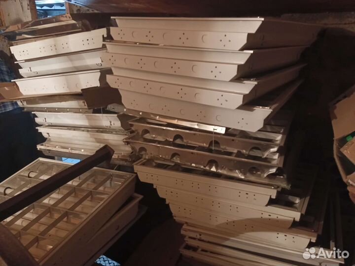 Светильник потолочный люминисцентный