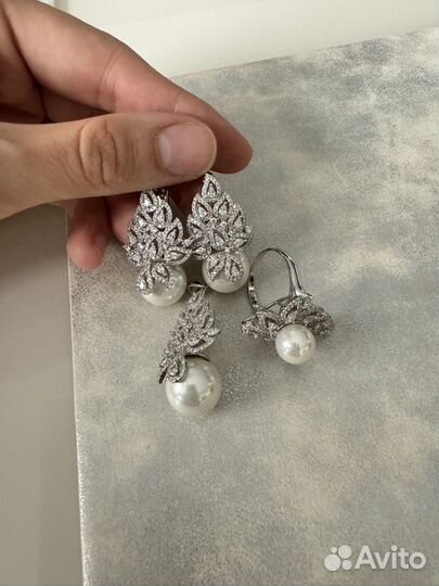 Серебряный комплект с жемчугом