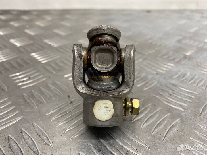 Б/У Рулевой карданчик нижний Mazda Demio DW5W B5 1