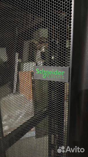 Шкаф APC NetShelter SX 42U 600 x 1200 mm, Black