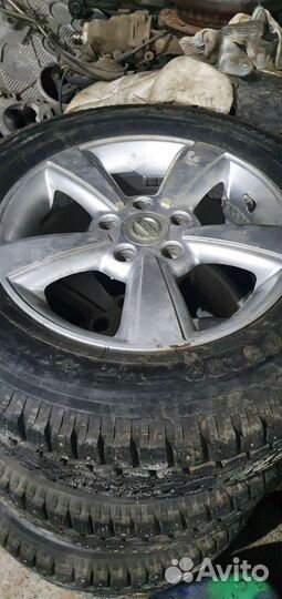 Колеса на Nissan x trail r 16