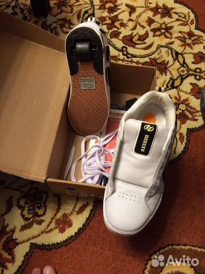 Продаются кроссовки