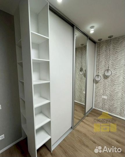 Шкаф с зеркалом