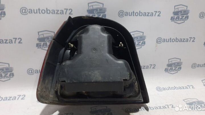 Фонарь задний правый Volkswagen Golf 3 1H1