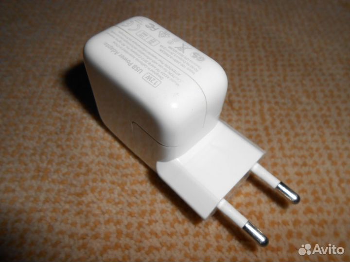 Сетевое зарядное устройство Apple A5224TM