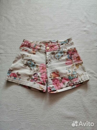 Шорты фирменные