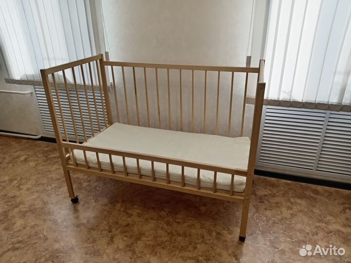 Детская кроватка