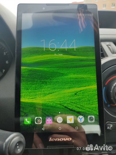 Планшет Lenovo tab2