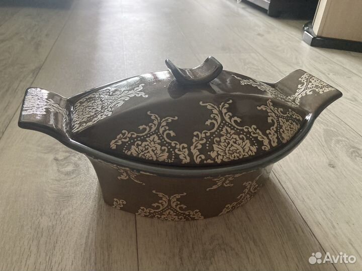 Блюдо с крышкой