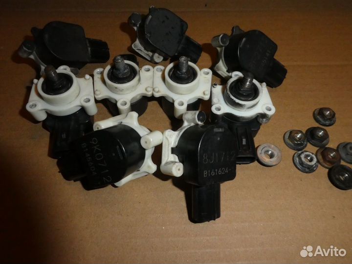 Датчик положения кузова Митсубиши Паджеро 4