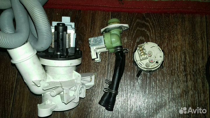 Двигатель и запчасти для стиральных и машин много