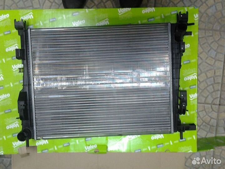 Основной радиатор двигатель