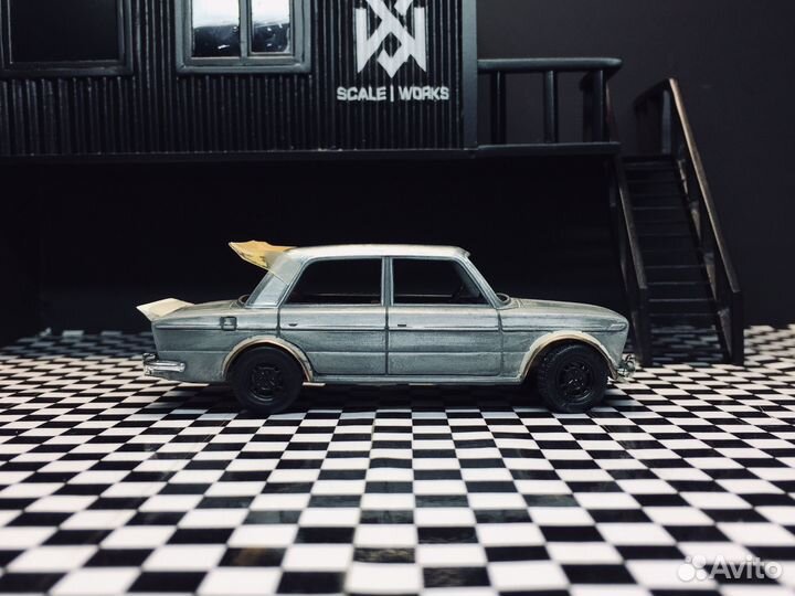 Модель Ваз-2103 1/43