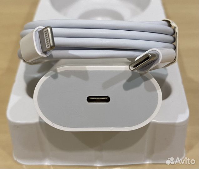 Быстрая зарядка iPhone 20w блок и провод