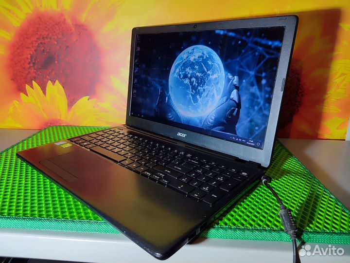 Acer Aspire E1-530G - Pentium-3 Gen \ 4 Озу \ 320