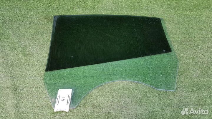 Стекло задний правый двери Volkswagen Passat cc