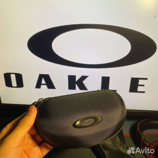 Спортивные очки oakley