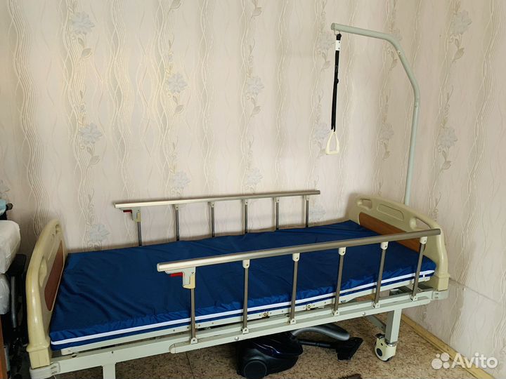 Кровать б/у для инвалидов