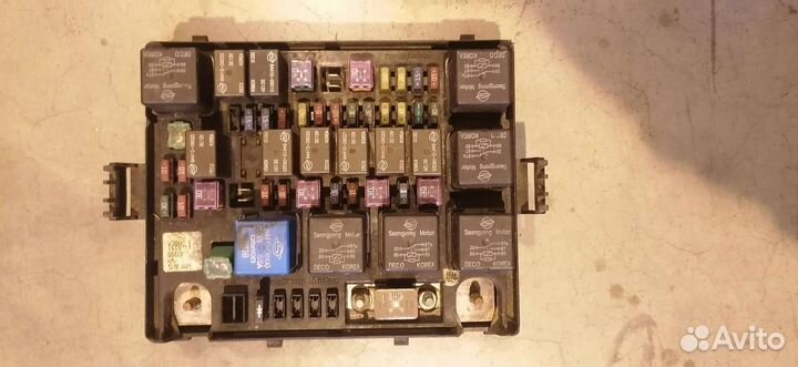 Блок предохранителей подкапотный Ssangyong Rexton