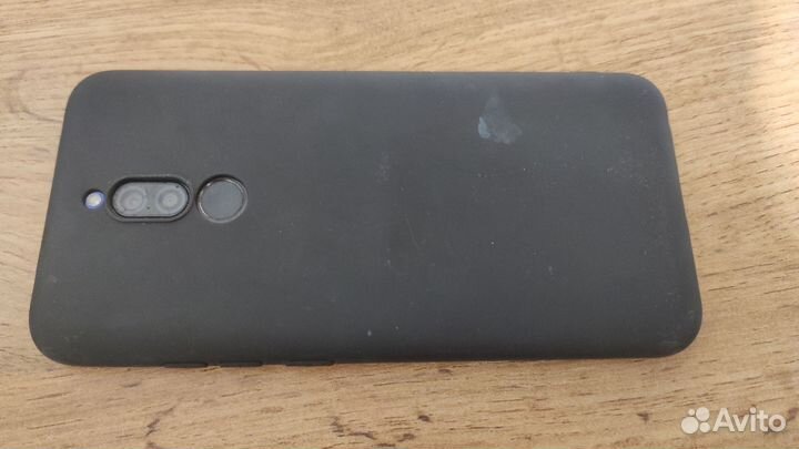 Продаю телефон redmi 8 на запчасти не рабочий