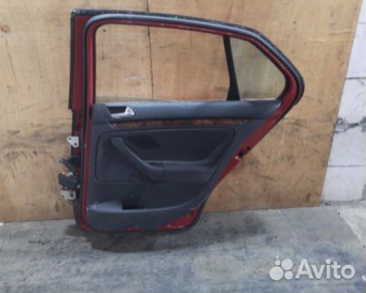 Дверь задняя правая Volkswagen Jetta 5