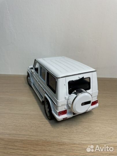 Mercedes G-Class гелентваген 1:24 модель Welly