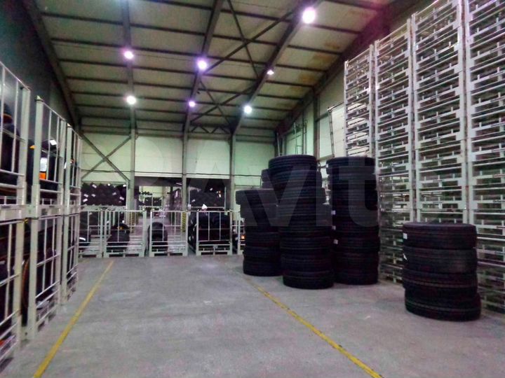 Складское здание, 1740 м²