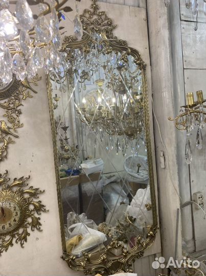 Столик с зеркалом