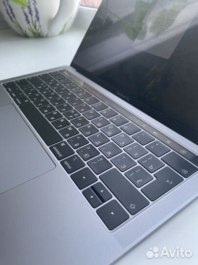 Macbook pro 13 2019 touch bar