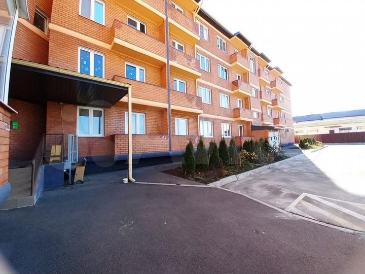 3-к. квартира, 64 м², 1/4 эт.
