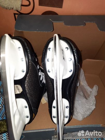 Хоккейные коньки bauer