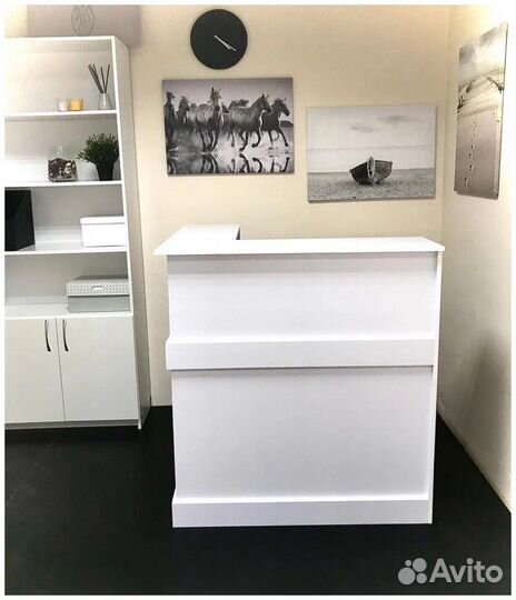Стойка ресепшн белый