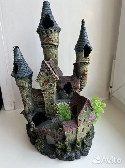 Замок для аквариума