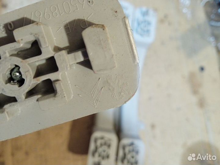 Ручка внутренняя потолочная Citroen C3 Picasso