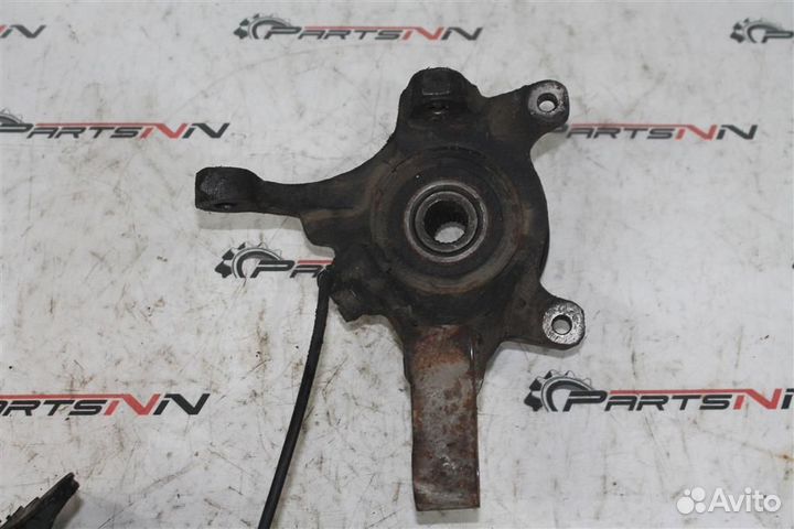 Кулак передний правый Рено Лагуна