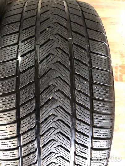 Gripmax SureGrip eWinter 285/40 R22 и 325/35 R22