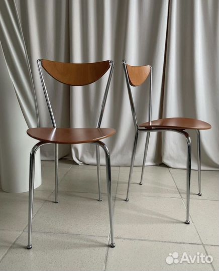 Стул на металлическом каркасе