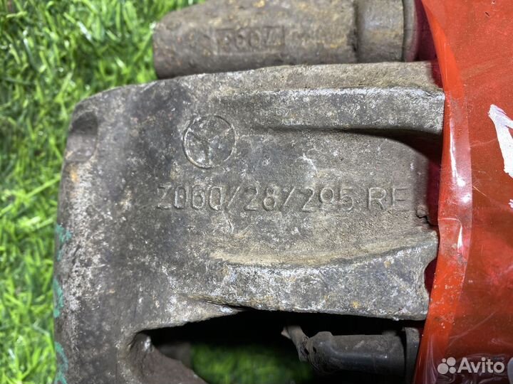 Суппорт передний правый Mercedes E-Class W211