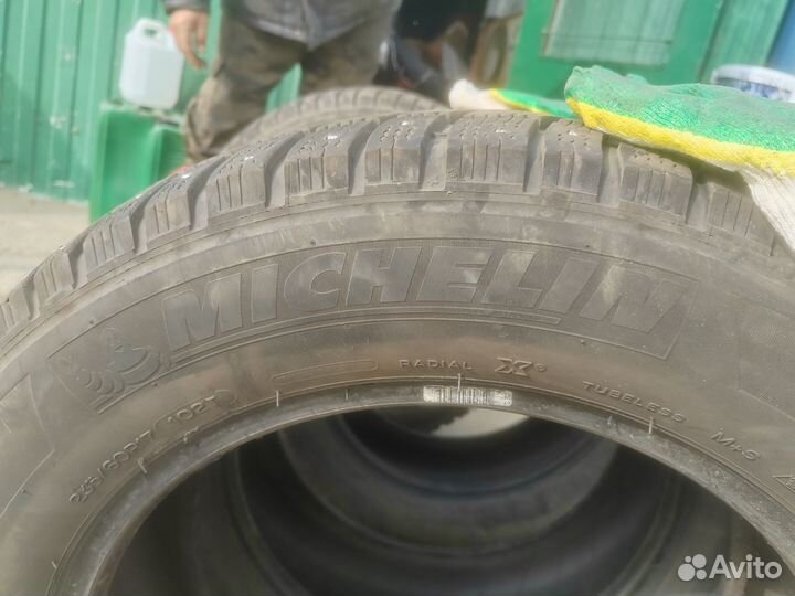 Michelin X-Ice North 235/60 R17