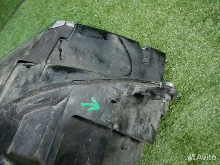 Фара левая Volkswagen Tiguan